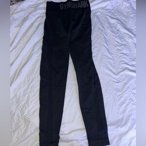 Gym shark leggings size small
